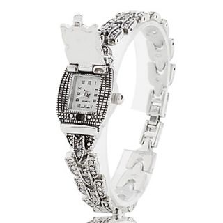 USD $ 11.99   Womens Retro Alloy Analog Quartz Bracelet Watch A140