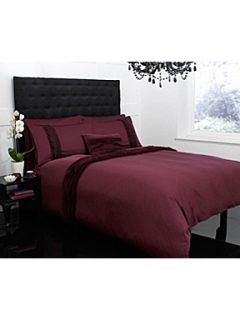 Pied a Terre Ruffles bed linen in burgundy   