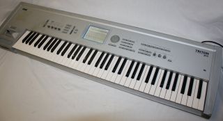 Korg Triton Pro 76 Music Workstation Sampler Sampling Keyboard