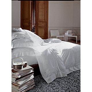Yves Delorme Nuit Jour bed linen range in blanc   