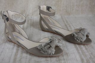 Vera Wang Lavender Beige Canvas Leni Sandals Bow Size 7 5 $225 Ankle