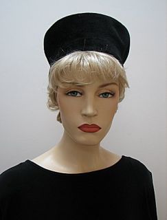 Vintage Ladies 22 Hat Black Velour Beret Style 1414