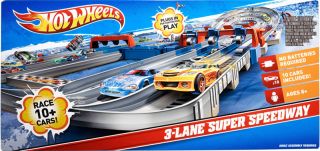 Hot Wheels 3 Lane Super Speedway Includes 10 Cars New Racetrack Plug