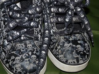 Youth Heelys Boys 6 Camo Bones Skate Shoes Skulls