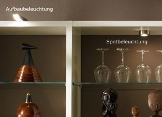 Beleuchtungseffekte beleuchtete Glasböden elegante Griffvarianten