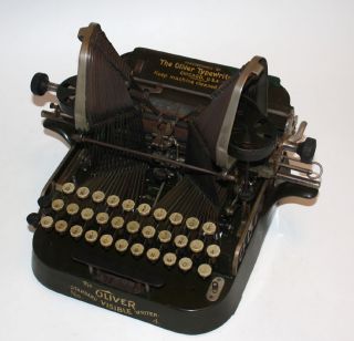 Schreibmaschine   typewriter Oliver 4   Exportmodell für Europa   ab