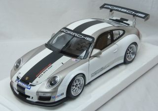 Minichamps Porsche GT3 Cup 2012 118 mit kleinen Decal Fehlern