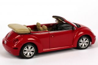 43 Volkswagen VW New Beetle Cabrio Convertible rot red AUTOart