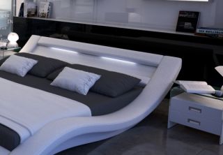 Polsterbett Bett Designerbett LOOK von Innocent weiß 180x200 Licht