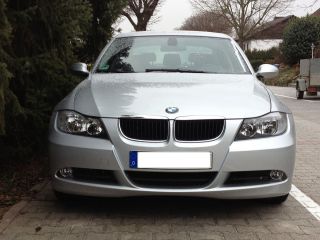 BMW/// E90 320i 150PS 1 Vorbesitzer gute Ausstattung