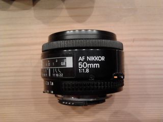 Nikon F70 analoge Spiegelreflexkamera mit Nikon Nikkor AF 50 mm F/1.8