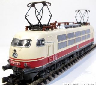 Das N Spur Modell einer Schnellzug E Lok Baureihe 103 der deutschen