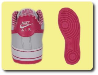 Sportlicher Nike Sneaker mit leicht profilierter Synthetiklaufsohle