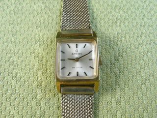 DE VILLE SWISS GOLD PLATED 17 JEWELS CAL 485 MANUAL LADY WATCH
