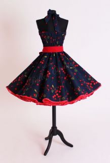 Das Kleid wird ohne Petticoat verkauft. Dieser kann bei Bedarf extra