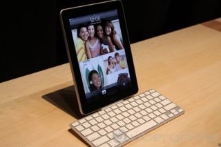 Apple iPad Keyboard Dock A1359 (MC533D/A) wireless Tastatur NEU