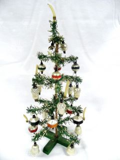 alter geschmückter Weihnachtsbaum Glaskugeln Weihnachten Baumschmuck