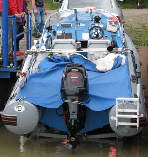 Schlauchboot Wiking Titan 570 mit Festrumpf + AB Suzuki DF115TL + Top