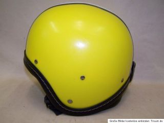 Hallo, zum Verkauf kommt hier ein Helm aus DDR Zeiten. Größe ca. 55