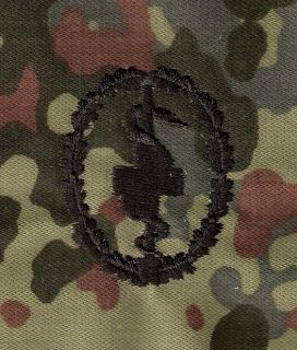 Bundeswehr Sanitäter Abzeichen schwarz Tarnuniform 