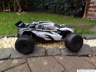 RC Auto 2WD Truggy AM10ST M110 Brushed RTR