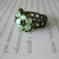 Crystal and Cats Eye Beautiful Green Beaded Flower Ring (USA