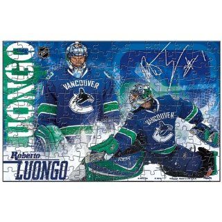 VANCOUVER CANUCKS 150 PIECE OFFICIAL JIGSAW PUZZLE Sports