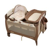 Graco Classic Pooh Pack n Play Playard with Newborn Napper Station
