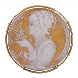 18k Yellow Gold Shell Profile Cameo 71 mm Round Pendant Brooch